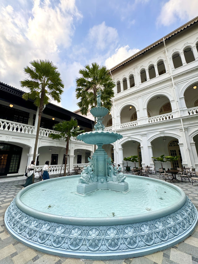 シンガポール　シンガポール観光　Raffles Singaporeは白亜のホテル！