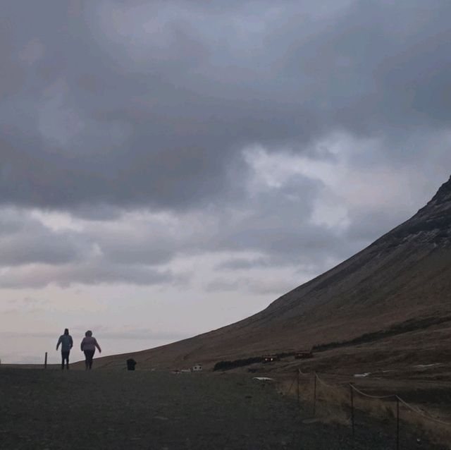 Solitary Elegance: Kirkjufell at Dusk
