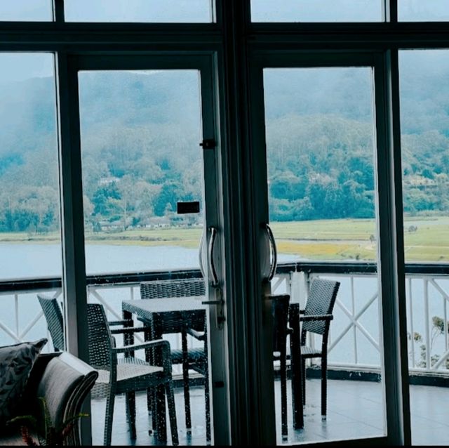 WONDERFUL HOLIDAYS @ DEWDROPS AT LAKE GREGORY.