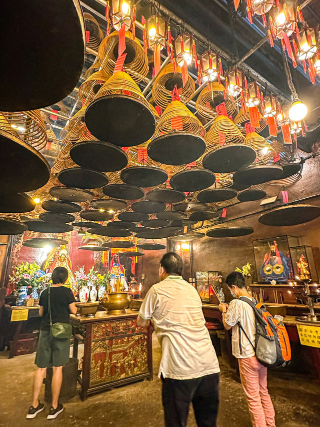 วัดหม่านโม (Man Mo Temple)