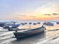 “หาดราไวย์”หาดท่าเรือประมงอันเงียบสงบ จ.ภูเก็ต