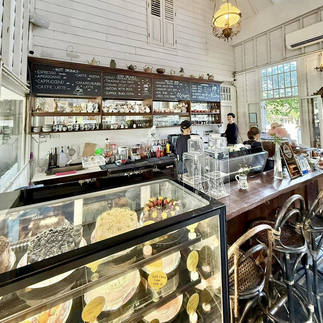 Chivit Thamma Da Coffee House, Bistro&Bar