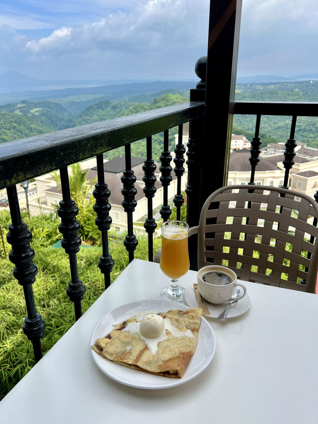 Crepe cafe with lake view!
