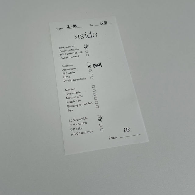 【韓国】抹茶のアイスクリームブラウニーが絶品のシンプルカフェ