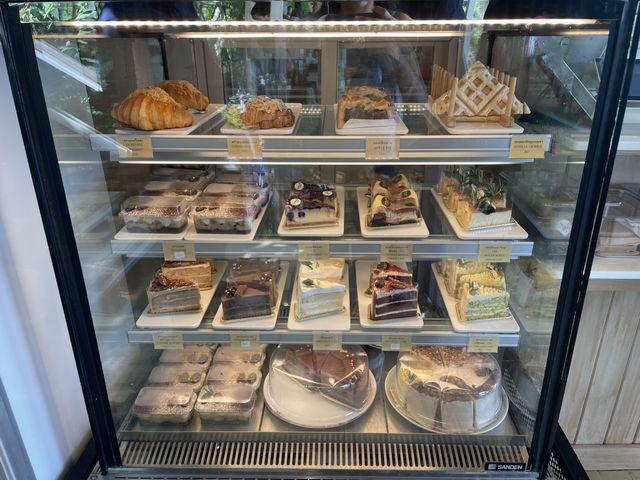 Khaothong Hill Cafe & Restaurant 