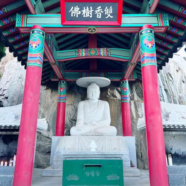 Serenity by the Sea: A Visit to Yonggungsa Temple 🇰🇷