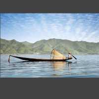 Fishing style in Inle Lake 