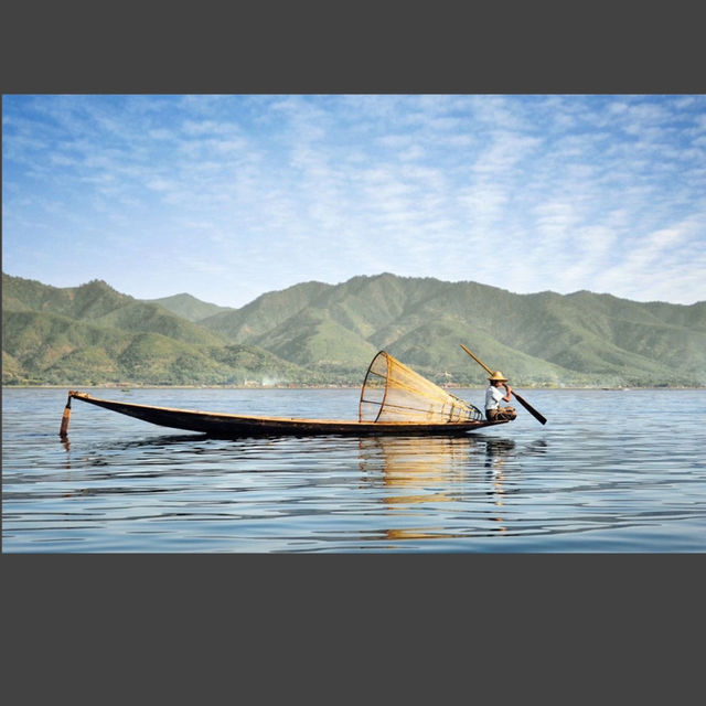 Fishing style in Inle Lake 