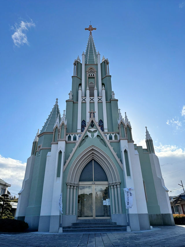 【寺院と教会の見える風景】