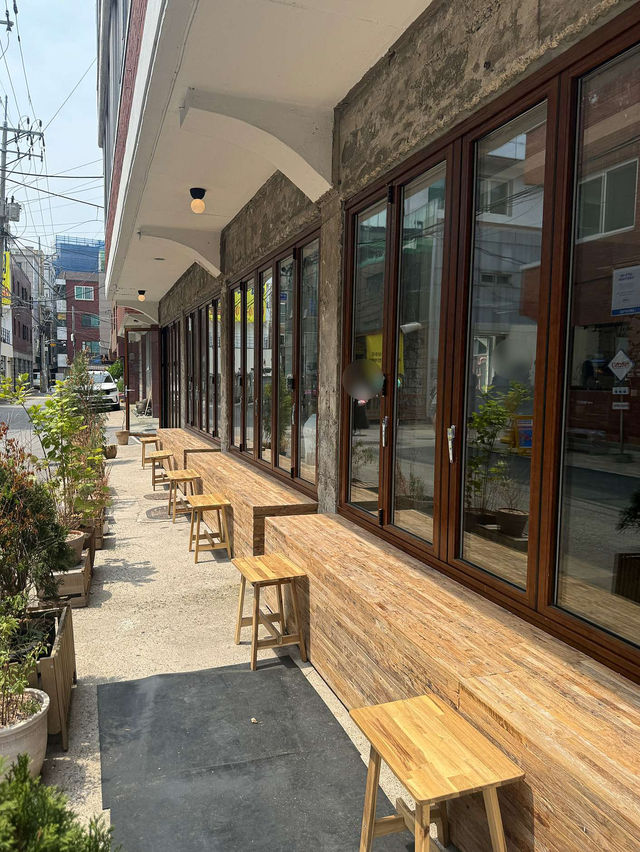 🧸🍶성수 대화하기 너무 좋은 본지르르 카페