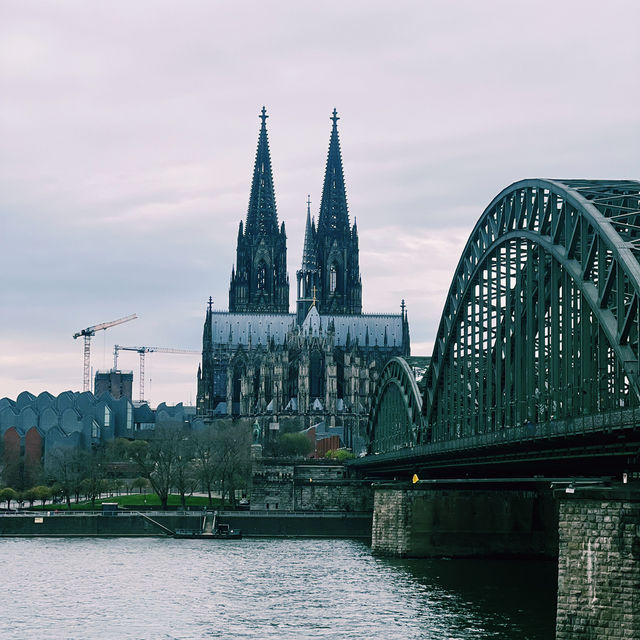 A Cologne Adventure: Love , Locks, and Cobblestones