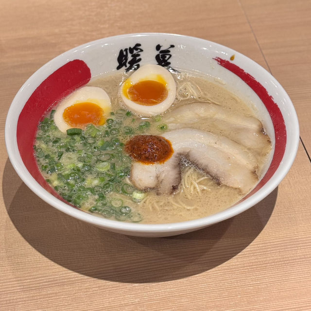 福岡美食之旅：拉麵與米其林的完美碰撞！🍜✨