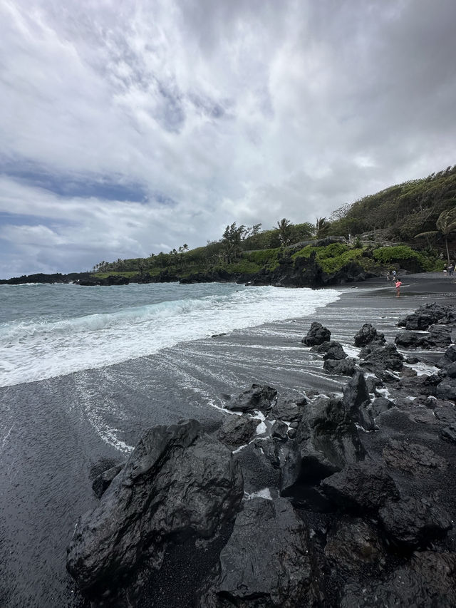 Beautiful Black Sand beach in Hawaii! 
