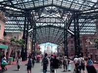 Tokyo Disneyland vs Disneysea 