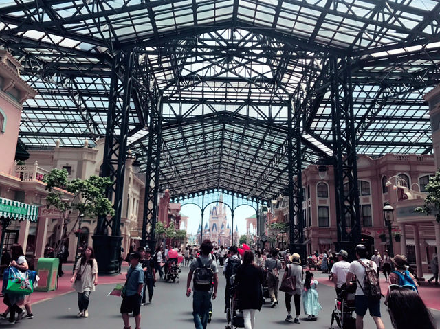 Tokyo Disneyland vs Disneysea 