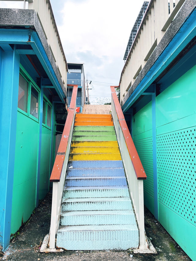 ถ่ายรูป เช็คอิน บ้านหลากสีที่จีหลง 🏠🌈
