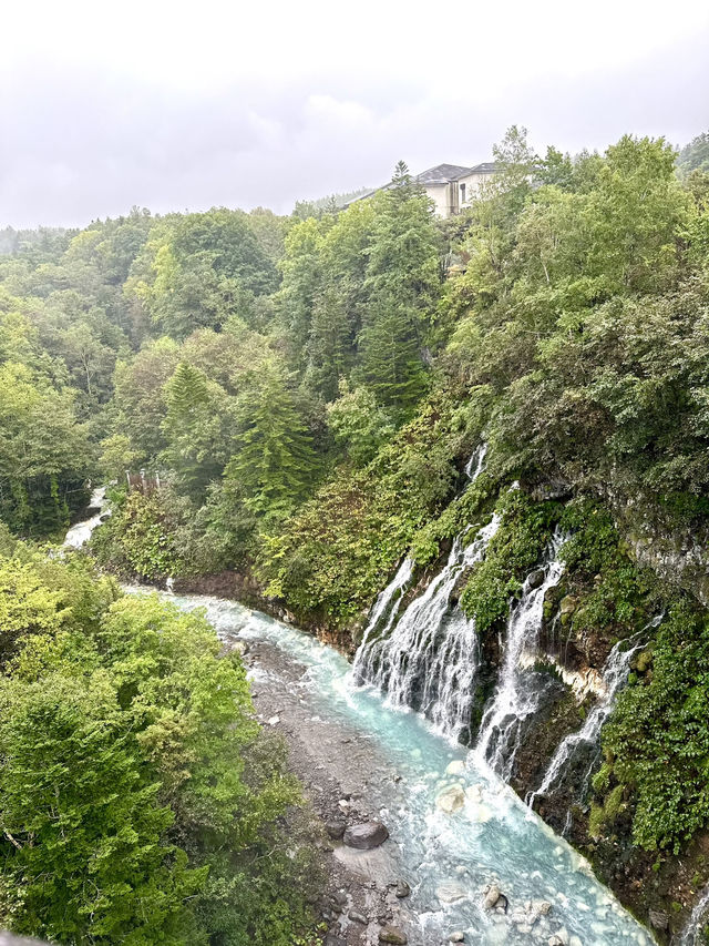 【北海道×3泊4日の旅】白ひげのように落ちていく美しい滝