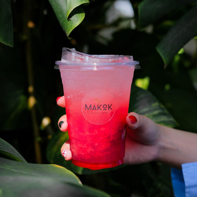 Makok House Cafe & Bar