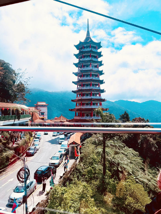 “Chin Swee Temple Pagoda: Serenity, Scenery & Sacred Splendor”