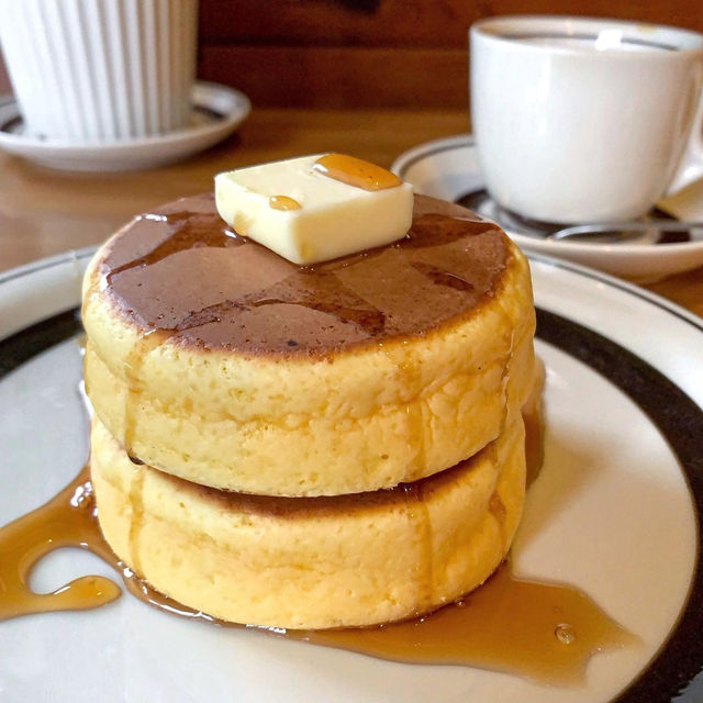 Classic Hotcakes in Tokyo – Coffee Shop Pinocchio 🥞✨