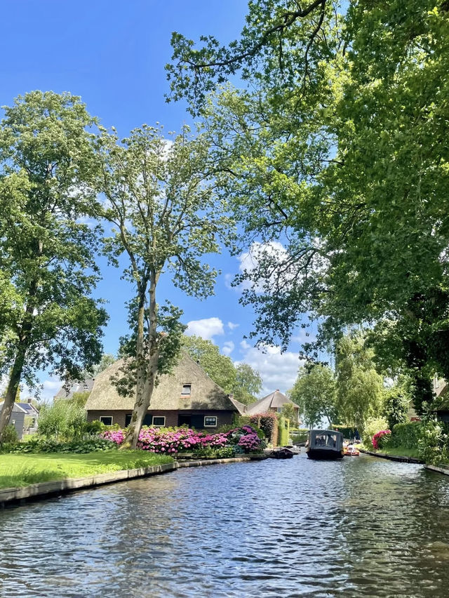 A Fairytale Escape – My Visit to Giethoorn