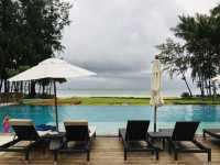 Dusit Thani Krabi Beach Resort ที่พักหรู ติดทะเล