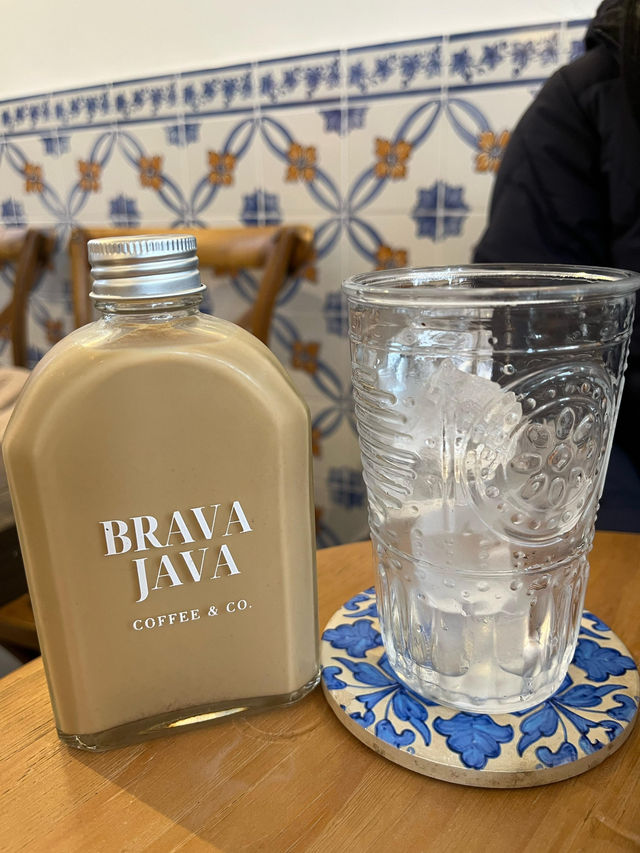  元朗人氣Café 💕 𝐁𝐫𝐚𝐯𝐚 𝐉𝐚𝐯𝐚 𝐂𝐨𝐟𝐟𝐞𝐞✨高質Brunch＋自家製巴斯克蛋糕😋
