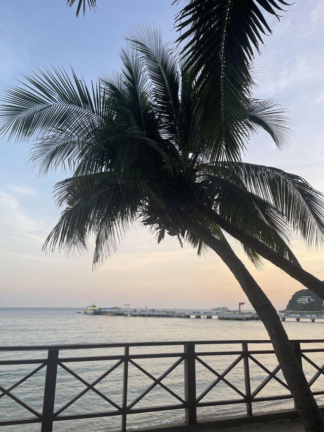 The most popular beach in Hainan