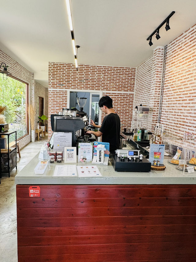 ANEW Bar & Coffee – คาเฟ่ฟีลดี มินิมอล