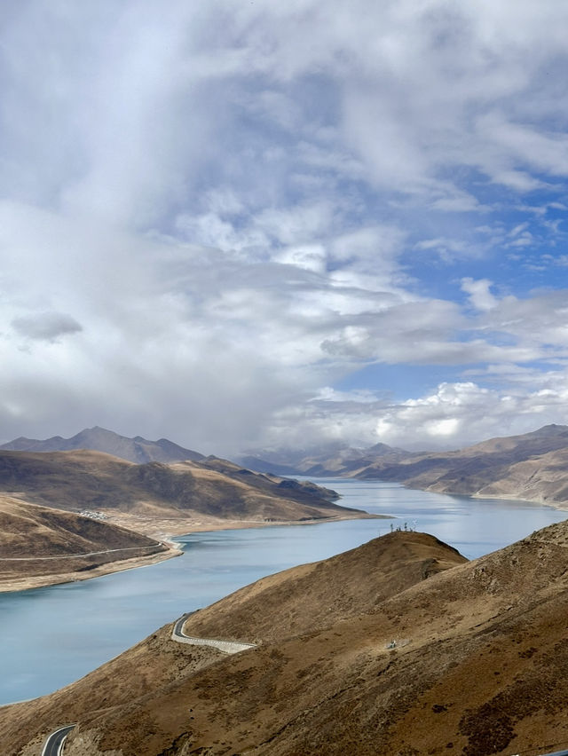 Discover Yamdrok Lake