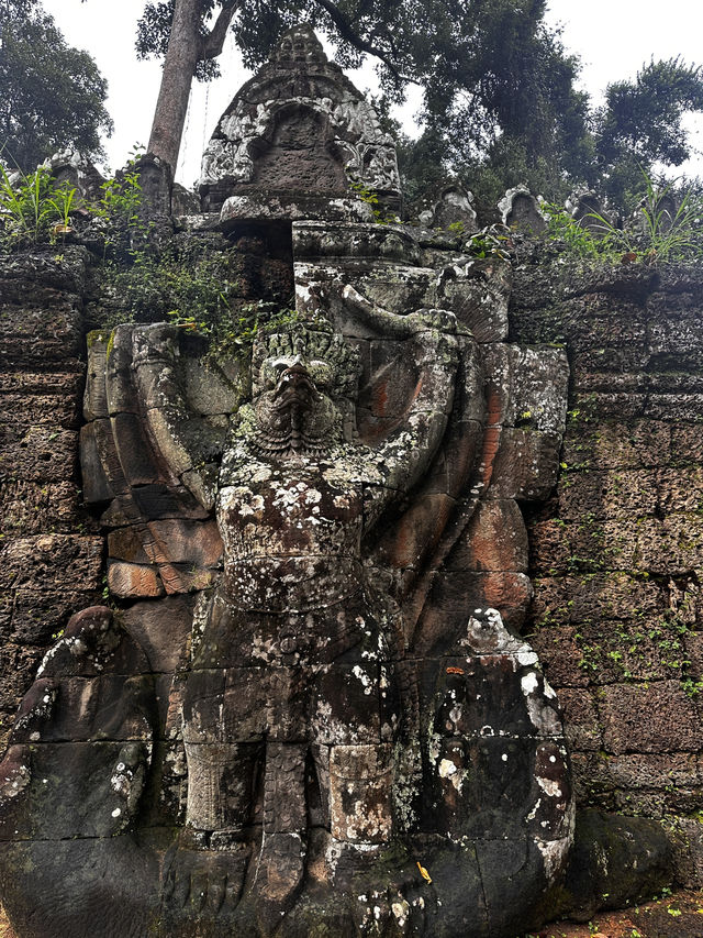 Prasat Preah Khan 12th century sword city in Asia 