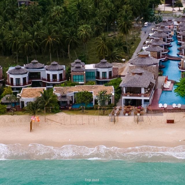 วิลล่า สไตล์ Tropical ริมทะเล ขนอม