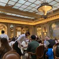 【パリ　アンジェリーナ本店🇫🇷】　本場のモンブラン！