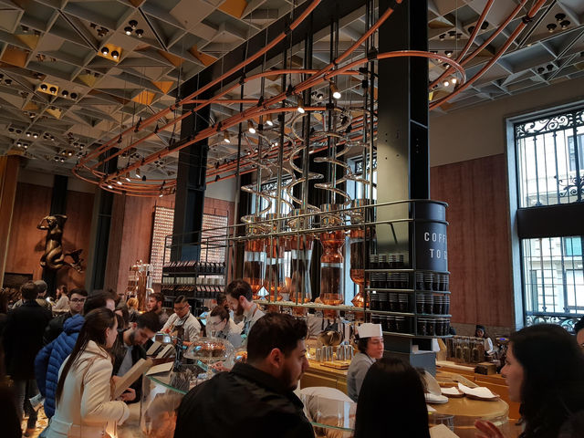 ☕️ Starbucks Reserve Roastery Milan – "커피 그 이상의 경험"