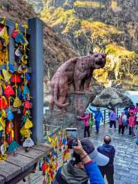 Epic Views and Wild Trails: Exploring the Majestic Tiger Leaping Gorge (虎跳峡)