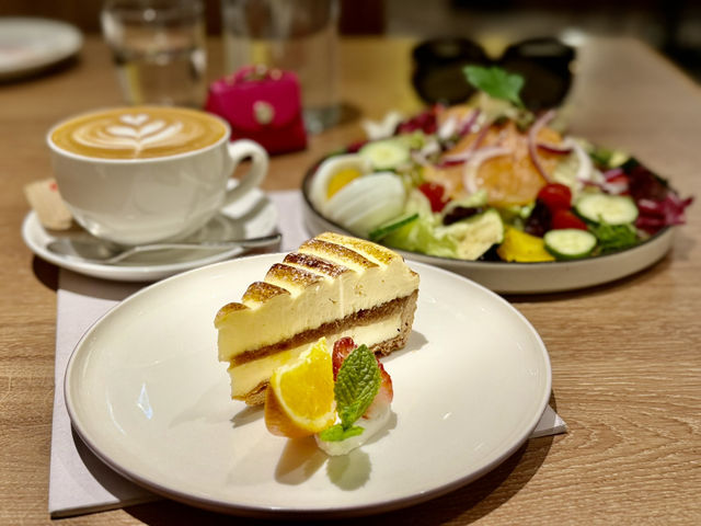高雄夢時代（藍鯨館）6樓意大利餐廳（BELLINI Pasta )美食餐值得推薦大家
