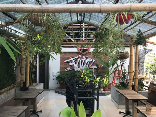 닌빈에서 여유를 찾는 카페 Tu Tu coffee