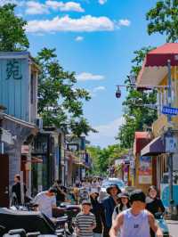 A Romantic Early Summer City Walk in Beijing's Hutongs: Cherry Blossoms and Hidden Gems" 🌸🚶‍♀️