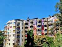 日內瓦 | 瑞士版的高第建築---藍色精靈小屋 Les Schtroumpfs