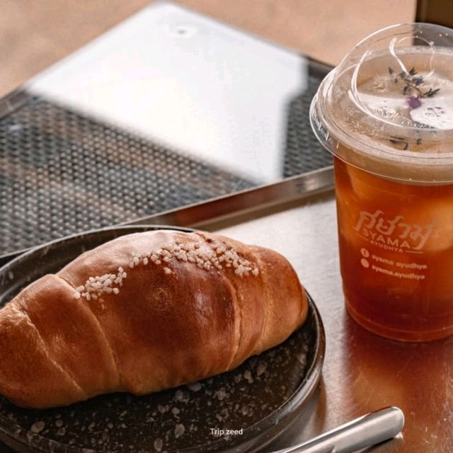คาเฟ่ริมแม่น้ำ อยุธยา