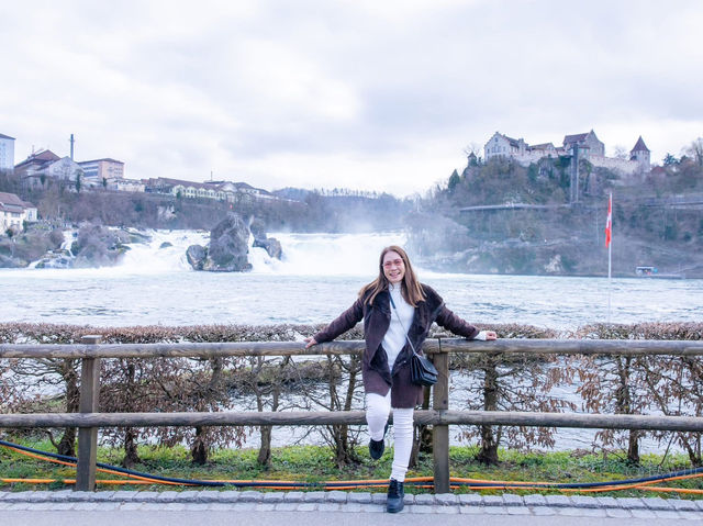 น้ำตกไรน์ (Rhine Falls)