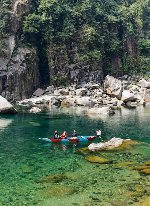 🌿 A Journey Through the Clouds: My Trip to Meghalaya