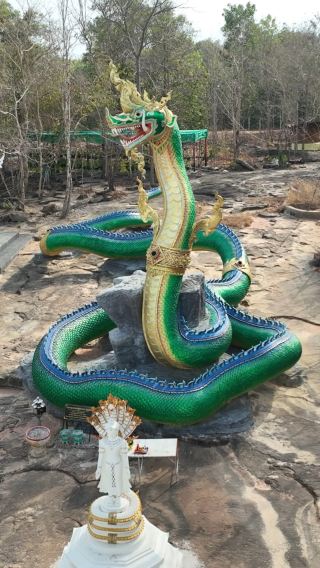 วัดอุทยานธรรมหนองบัวแดง จ.อุบลราชธานี