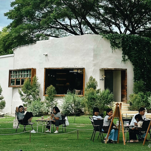 Judy’s Home Café คาเฟ่อบอุ่นและร่มรื่น