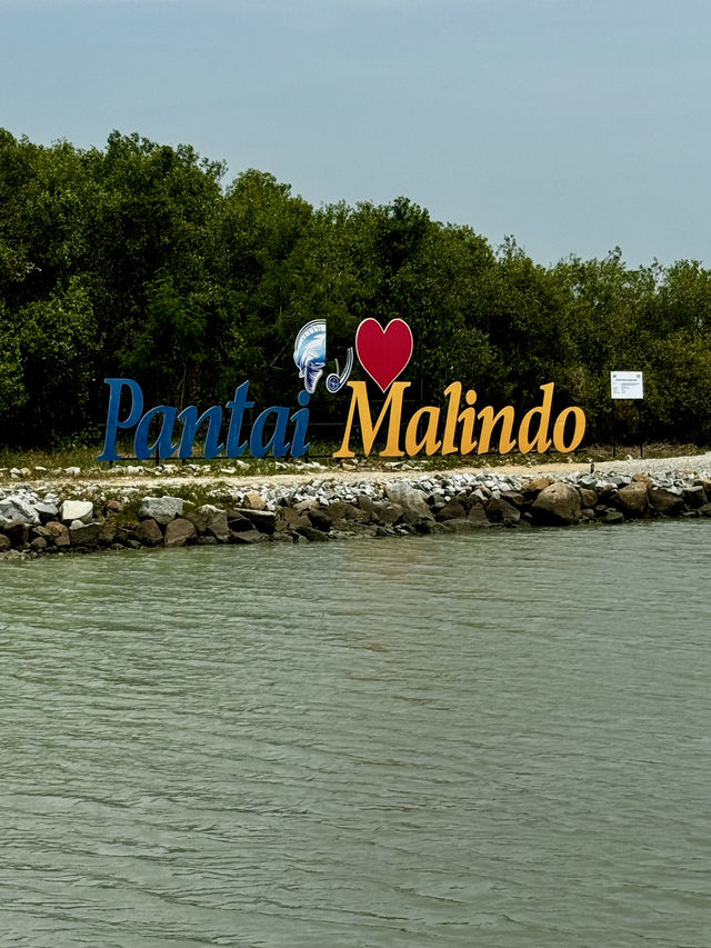 Where the Sea Meets the Sky: Sunset Serenity at Pantai Malindo