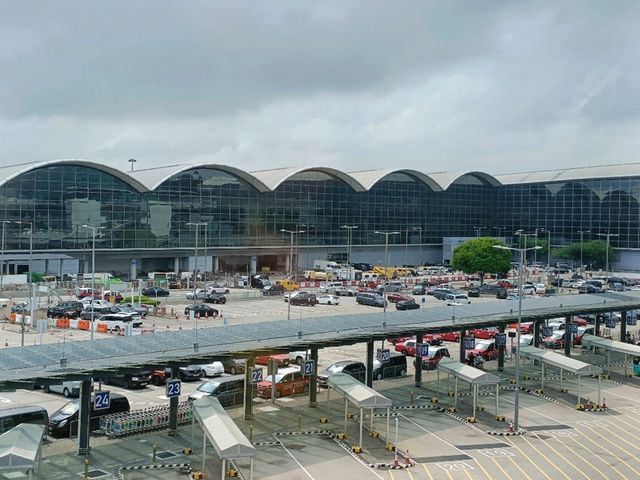 現代高效的國際門戶，香港國際機場體驗。