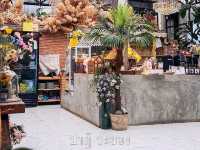 ร้านปาฎี ตกแต่งที่อบอุ่นและทันสมัยเข้ากับบรรยากาศ