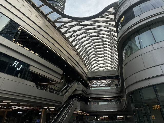 Shanghai After Dark: A Breezy Evening at the North Bund”