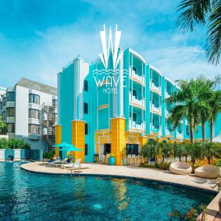 Wave Hotel Pattaya: A beachfront accommodation just steps away from the sea