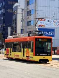 愛媛｜138年歷史「橘子電車」找尋夏目漱石的坊っちゃん列車